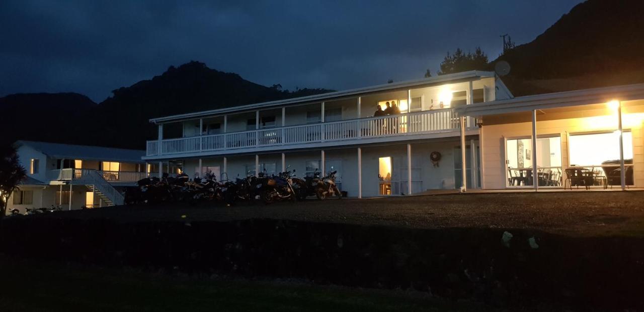 Lottin Point Motel Cape Runaway Exterior photo